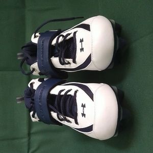 Under Armour Cleats. Men's 9.5